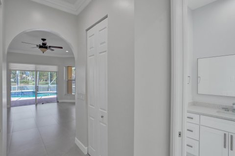 House in Plantation, Florida 5 bedrooms, 288.93 sq.m. № 1035911 - photo 26