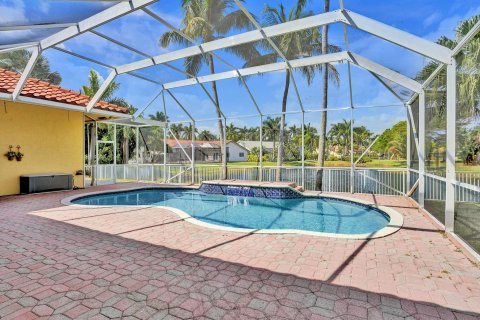 House in Plantation, Florida 5 bedrooms, 288.93 sq.m. № 1035911 - photo 5