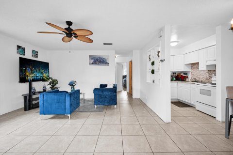 Купить коммерческую недвижимость в Тамарак, Флорида № 1035880 - фото 10