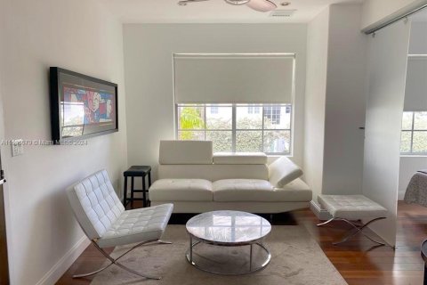 Condo in Miami Beach, Florida, 1 bedroom  № 1305338 - photo 1