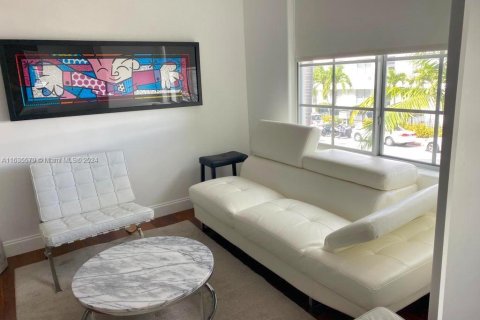 Copropriété à vendre à Miami Beach, Floride: 1 chambre, 41.62 m2 № 1305338 - photo 2