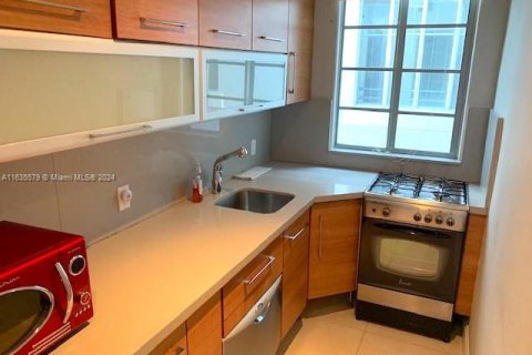 Condo in Miami Beach, Florida, 1 bedroom  № 1305338 - photo 7