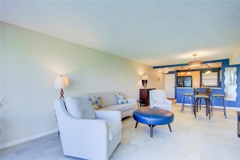 Condo in South Pasadena, Florida, 1 bedroom  № 1379211 - photo 20