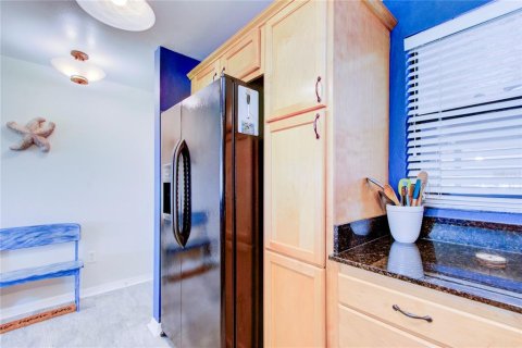 Condo in South Pasadena, Florida, 1 bedroom  № 1379211 - photo 10