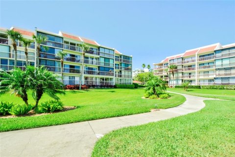 Condo in South Pasadena, Florida, 1 bedroom  № 1379211 - photo 3