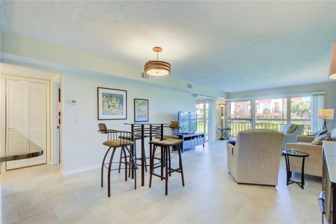 Condo in South Pasadena, Florida, 1 bedroom  № 1379211 - photo 15