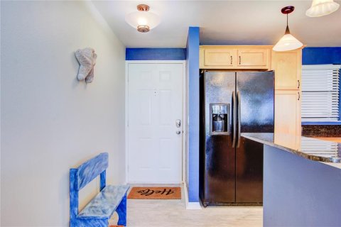 Condo in South Pasadena, Florida, 1 bedroom  № 1379211 - photo 8