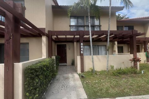 Townhouse in Hollywood, Florida 3 bedrooms, 176.51 sq.m. № 1031454 - photo 6