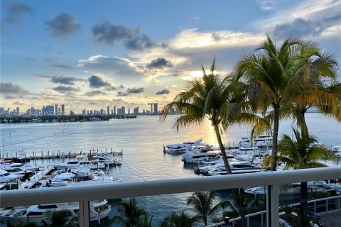 Condominio en venta en Miami Beach, Florida, 2 dormitorios, 117.99 m2 № 1225170 - foto 21