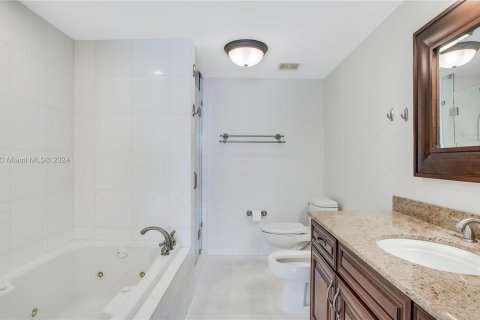 Condominio en venta en Miami Beach, Florida, 2 dormitorios, 117.99 m2 № 1225170 - foto 15