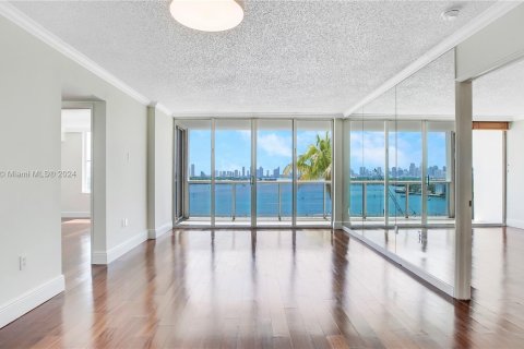 Condominio en venta en Miami Beach, Florida, 2 dormitorios, 117.99 m2 № 1225170 - foto 2