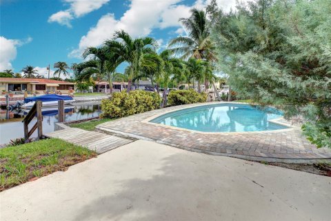 Casa en venta en Deerfield Beach, Florida, 3 dormitorios, 185.71 m2 № 1074635 - foto 28