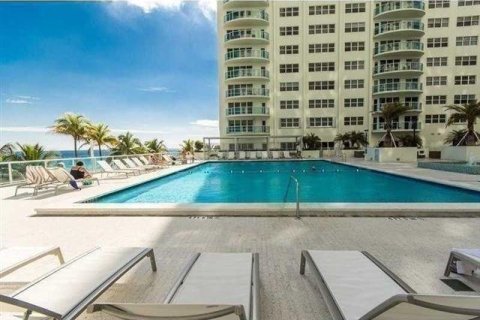 Condo in Fort Lauderdale, Florida, 1 bedroom  № 1065907 - photo 13