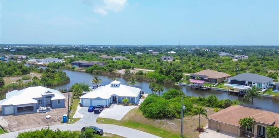 Terrain à Port Charlotte, Floride № 1194303