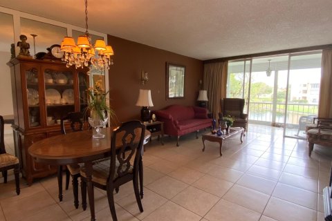 Condo in Tamarac, Florida, 2 bedrooms  № 1230228 - photo 10