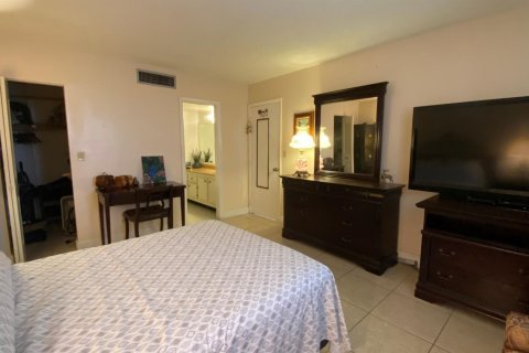 Condo in Tamarac, Florida, 2 bedrooms  № 1230228 - photo 14