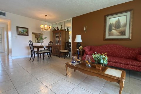 Condo in Tamarac, Florida, 2 bedrooms  № 1230228 - photo 21