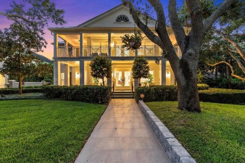 Villa ou maison à vendre à Tampa, Floride: 5 chambres, 452.16 m2 № 1403732 - photo 1