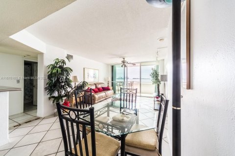 Condominio en venta en Miami, Florida, 2 dormitorios, 89.19 m2 № 1412106 - foto 15