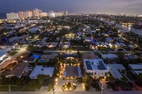 Immobilier commercial à vendre à Lauderdale-by-the-Sea, Floride: 150.5 m2 № 1075965 - photo 1