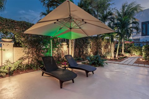 Propiedad comercial en venta en Lauderdale-by-the-Sea, Florida, 150.5 m2 № 1075965 - foto 21