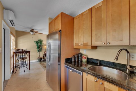 Immobilier commercial à vendre à Lauderdale-by-the-Sea, Floride: 150.5 m2 № 1075965 - photo 8