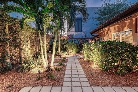 Купить коммерческую недвижимость в Лодердейл-бай-те-Си, Флорида 150.5м2, № 1075965 - фото 19
