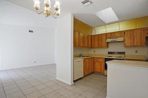 Villa ou maison à vendre à Palm Springs, Floride: 3 chambres, 107.77 m2 № 1075960 - photo 23
