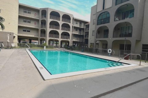 Condominio en venta en Hialeah, Florida, 2 dormitorios № 1405881 - foto 14