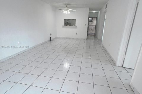 Copropriété à vendre à Hialeah, Floride: 2 chambres № 1405881 - photo 6