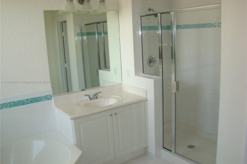 Touwnhouse à vendre à Doral, Floride: 4 chambres, 211.54 m2 № 1054232 - photo 9