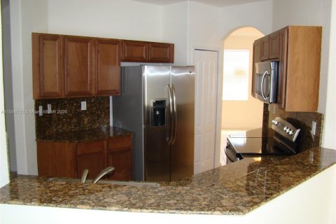 Townhouse in Doral, Florida 4 bedrooms, 211.54 sq.m. № 1054232 - photo 2