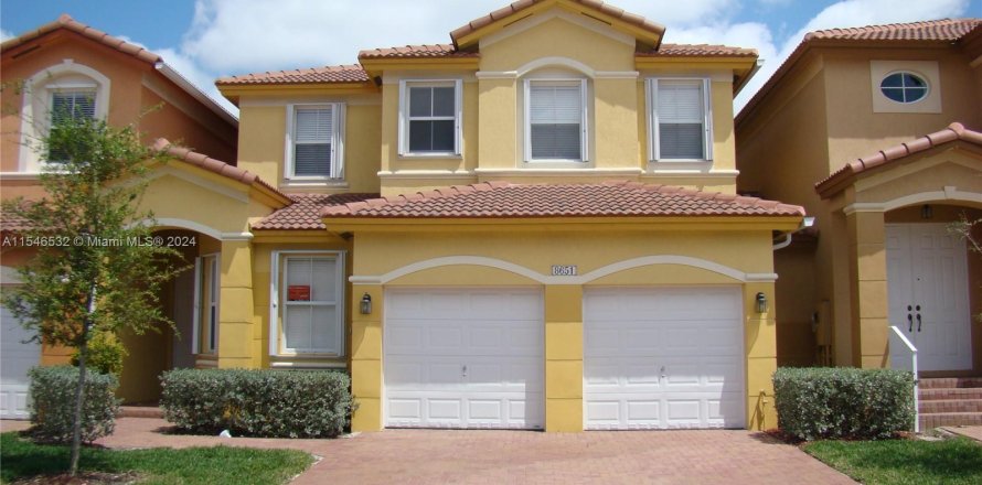 Touwnhouse à Doral, Floride 4 chambres, 211.54 m2 № 1054232