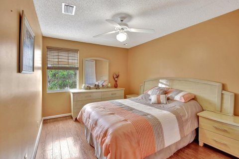Купить виллу или дом в Маргит, Флорида 9 комнат, 176.42м2, № 1054687 - фото 23