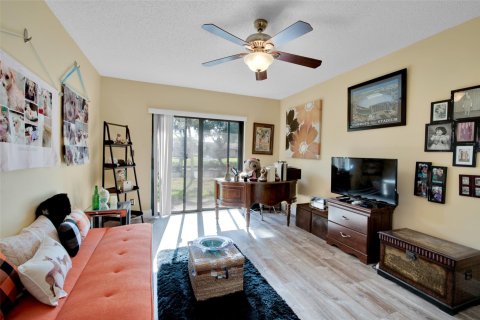 House in Delray Beach, Florida 2 bedrooms, 123.37 sq.m. № 1217228 - photo 11