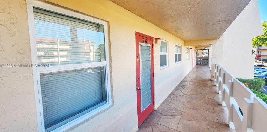 Condo in Margate, Florida, 2 bedrooms  № 1269870