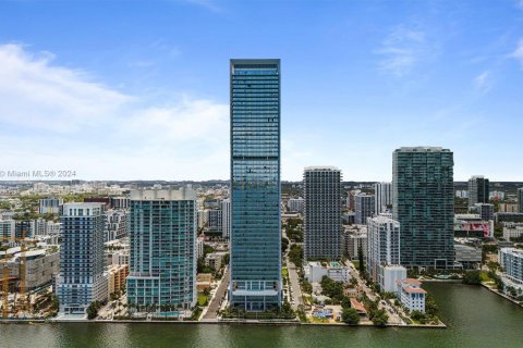 Copropriété à vendre à Miami, Floride: 4 chambres, 326.92 m2 № 1269801 - photo 1