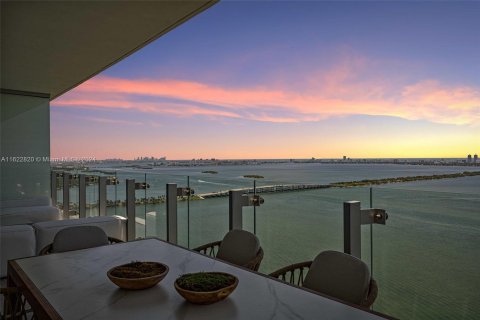 Condominio en venta en Miami, Florida, 4 dormitorios, 326.92 m2 № 1269801 - foto 7