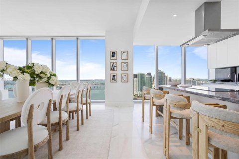 Condo in Miami, Florida, 4 bedrooms  № 1269801 - photo 25