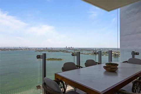 Condominio en venta en Miami, Florida, 4 dormitorios, 326.92 m2 № 1269801 - foto 12