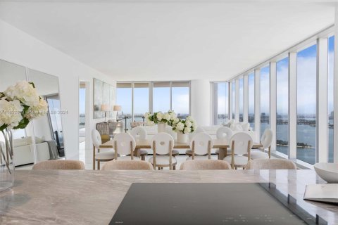 Condominio en venta en Miami, Florida, 4 dormitorios, 326.92 m2 № 1269801 - foto 14