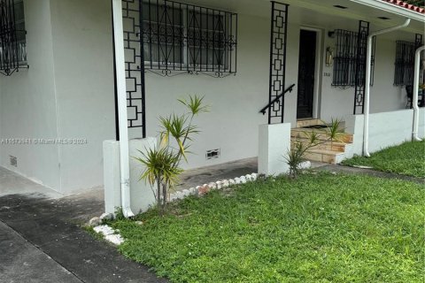 Casa en venta en Miami, Florida, 2 dormitorios, 119.1 m2 № 1401315 - foto 15