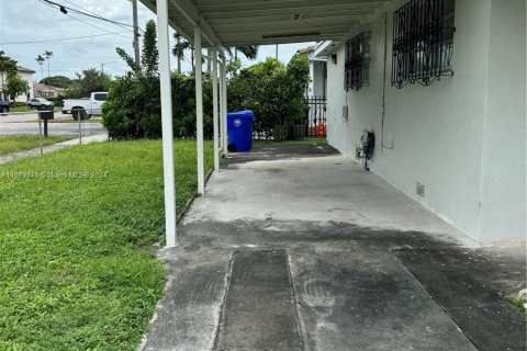 Casa en venta en Miami, Florida, 2 dormitorios, 119.1 m2 № 1401315 - foto 16