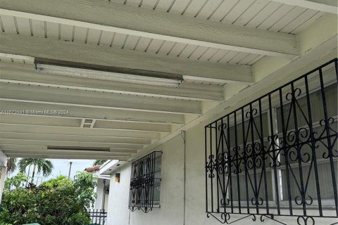 Casa en venta en Miami, Florida, 2 dormitorios, 119.1 m2 № 1401315 - foto 23