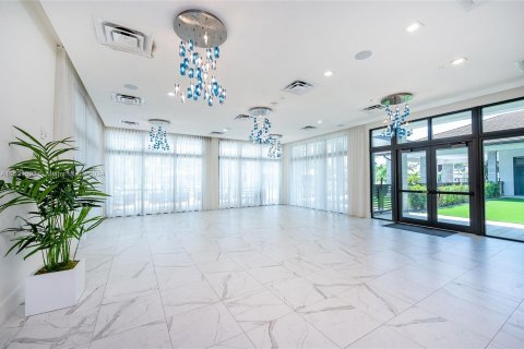 House in Doral, Florida 4 bedrooms, 200.95 sq.m. № 1033078 - photo 26