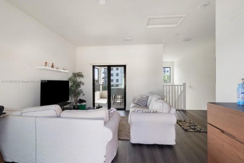 Casa en venta en Doral, Florida, 4 dormitorios, 200.95 m2 № 1033078 - foto 9