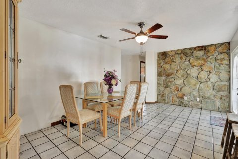 Villa ou maison à vendre à Palm Springs, Floride: 3 chambres, 130.81 m2 № 1073927 - photo 23