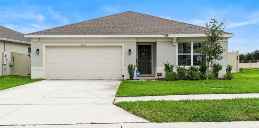 House in Davenport, Florida 4 bedrooms, 173.26 sq.m. № 1405827