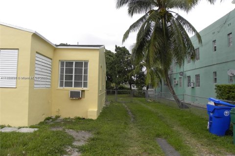 Terreno en venta en Miami, Florida № 1348841 - foto 5