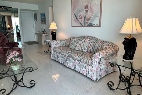 Copropriété à vendre à Hollywood, Floride: 2 chambres, 99.41 m2 № 1348888 - photo 10